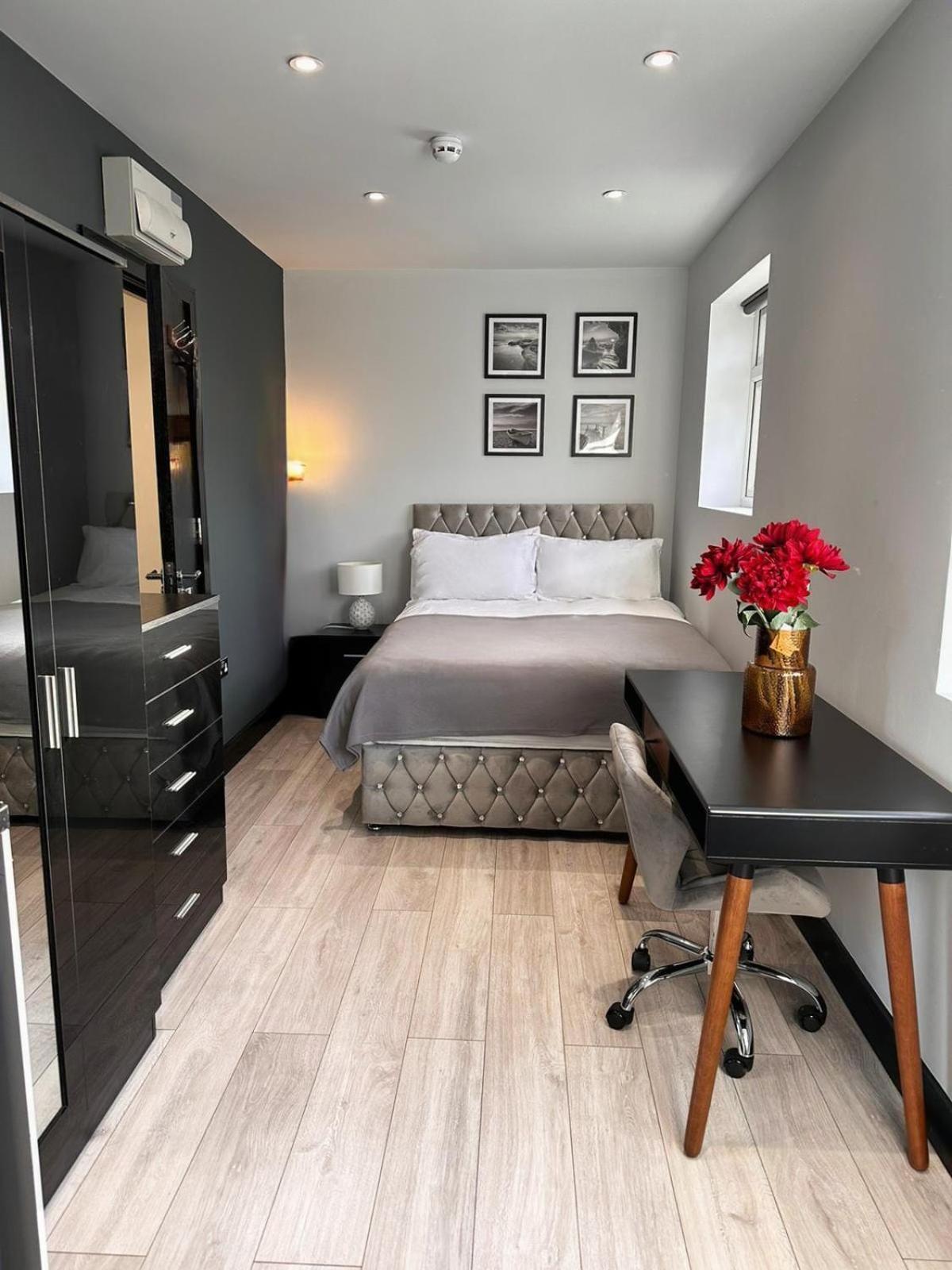Casa de Campo Letzi Premium Cozy Retreat Private En-suite Rooms, Harrow